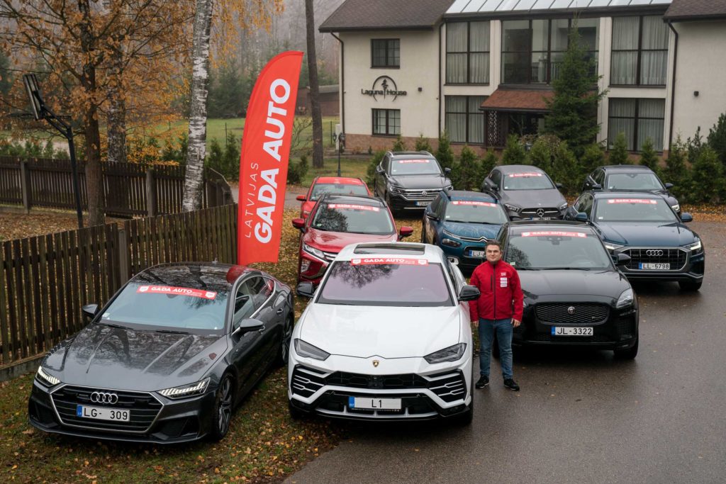 No Lamborghini Urus līdz Dacia Duster, aizvadīta pirmā Latvijas Gada auto 2019 testa dienā