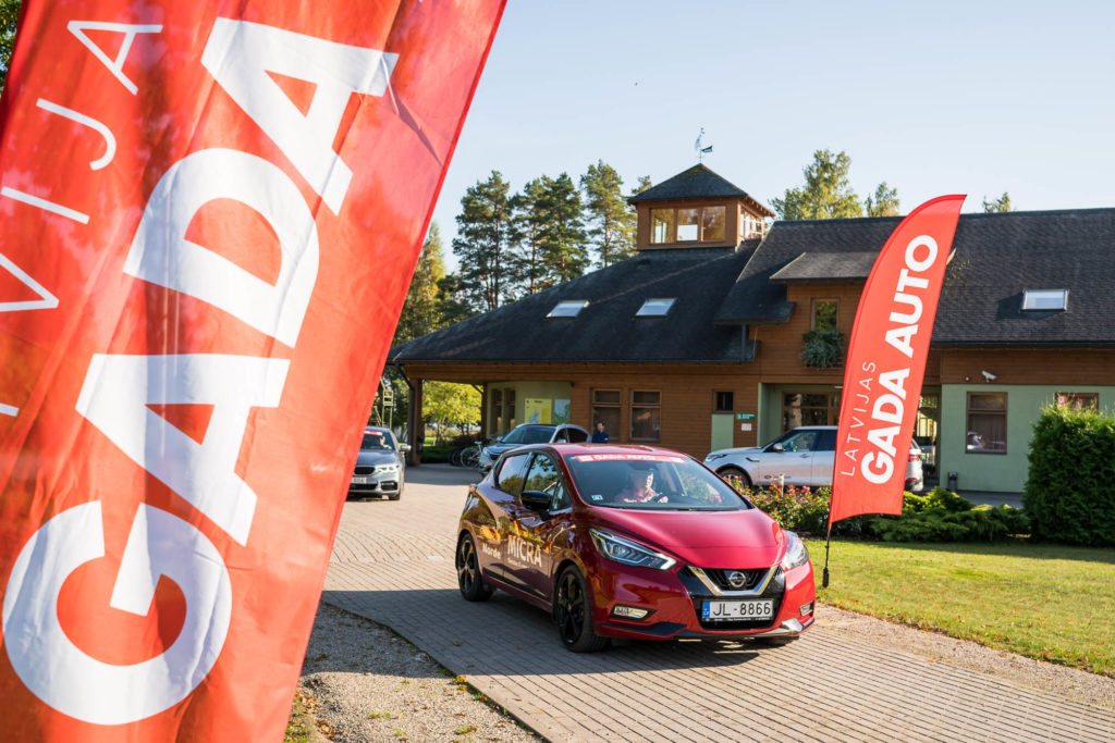 Lasi 20 auto testus jaunajā Latvijas Gada auto 2018 žurnālā, tagad vairāk par Nissan Micra