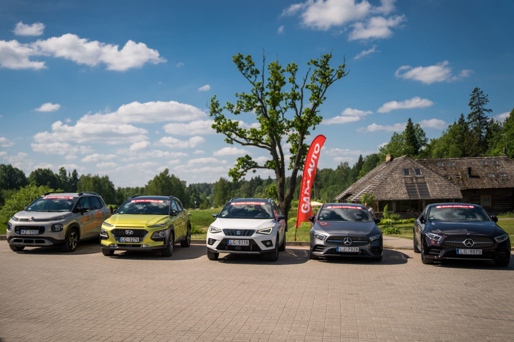 Turaidā izmēģina pirmos 11 Latvijas Gada auto 2019 konkursam pieteiktos automobiļus