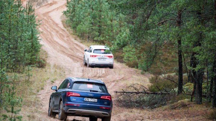 Žūrija vērtē apvidus auto Latvijas Gada auto 2018 Lielajā testa braucienā