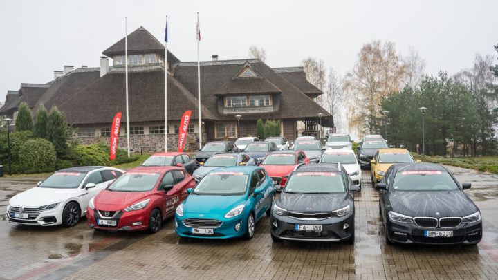 Tuvojas Latvijas Gada auto 2018 paziņošana, žūrija Lielajā testa braucienā vērtē 20 pretendentus