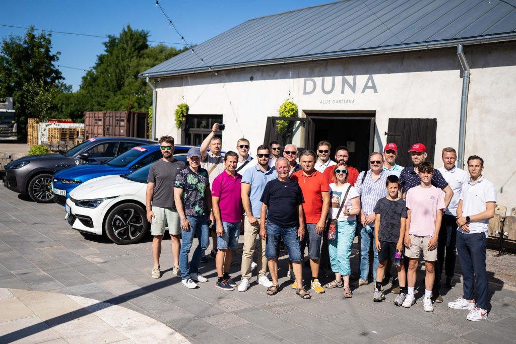 Nedēļas nogalē Kurzemē aizvadīts “Latvijas Gada auto 2023” vasaras testa brauciens