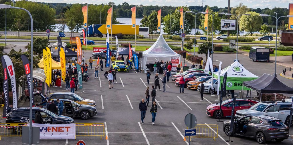 Nāc uz brīvdabas jaunu auto izstādi “Pielaiko savu auto” Molā