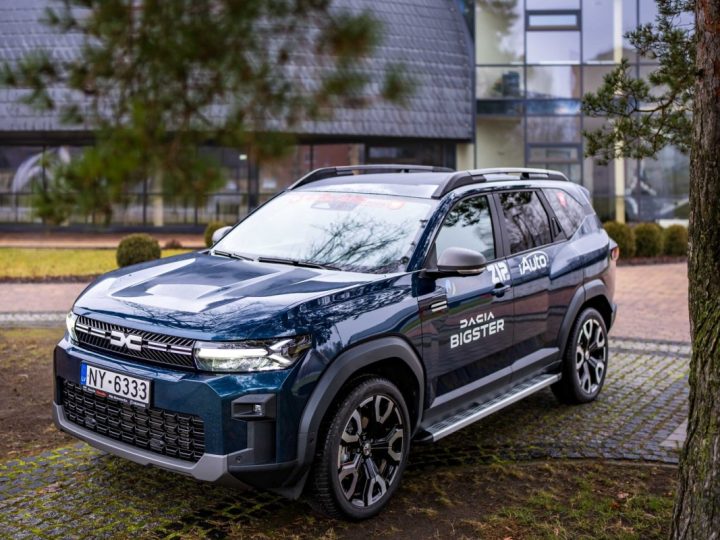 Lielākais un dārgākais “Dacia Bigster” izcīnīja 3. vietu konkursā “Latvijas Gada auto 2026”